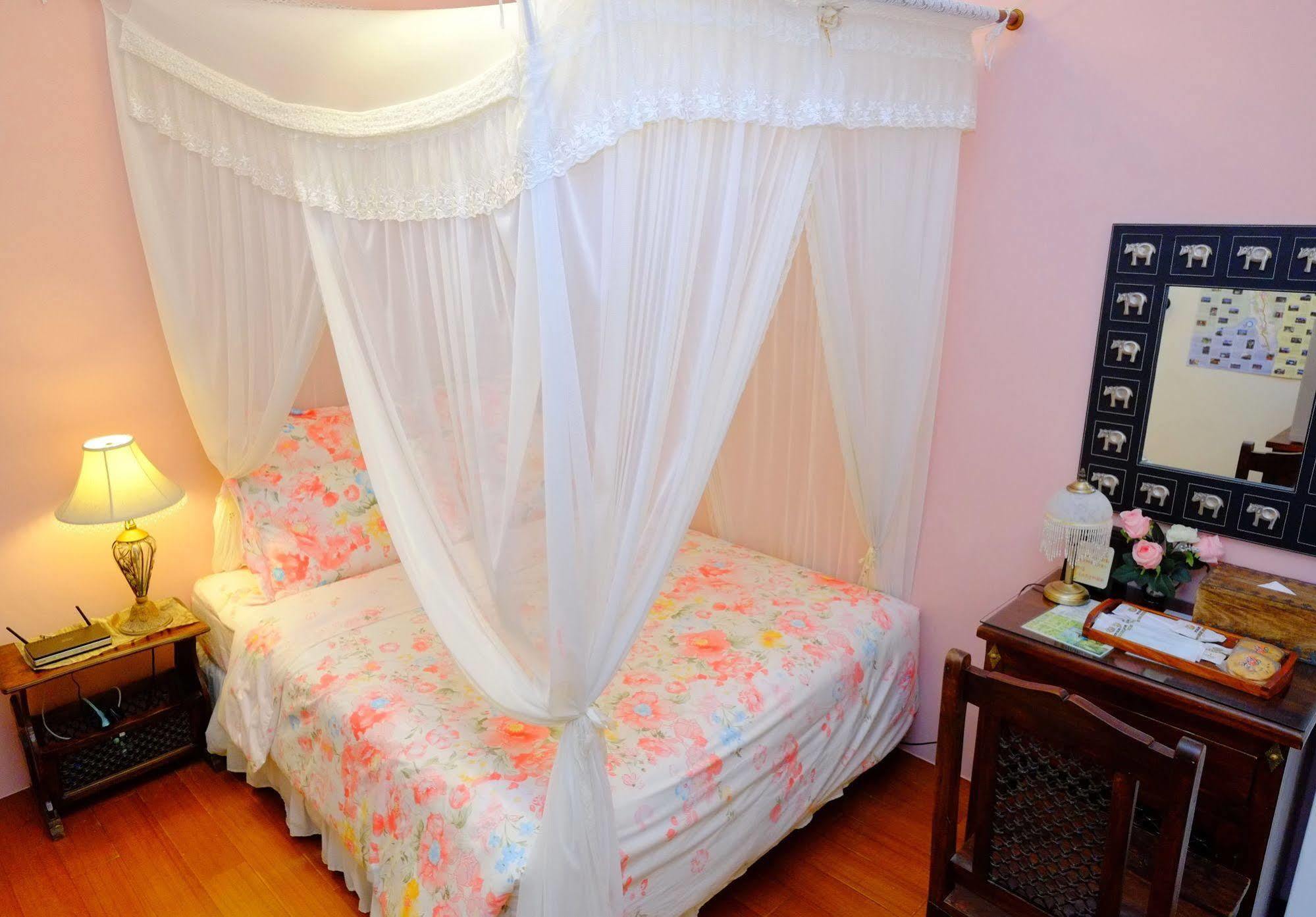 Spring Garden Homestay Хуалянь Экстерьер фото