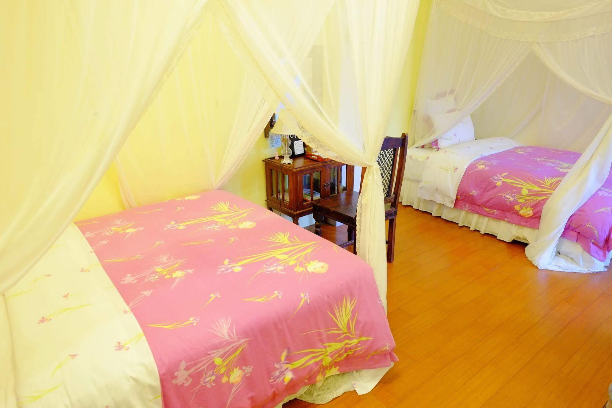 Spring Garden Homestay Хуалянь Экстерьер фото